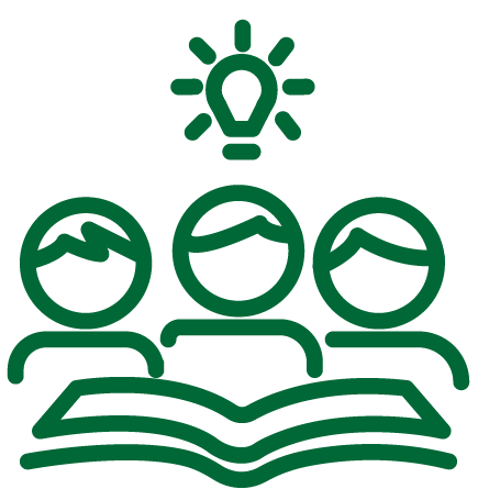 Niñas y niños frente a un libro abierto con bombilla encendida que simboliza aprendizaje y creatividad.